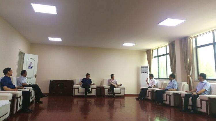駐馬店市委常委、統(tǒng)戰(zhàn)部長姚新文 蒞臨花花牛乳業(yè)集團(tuán)總部調(diào)研