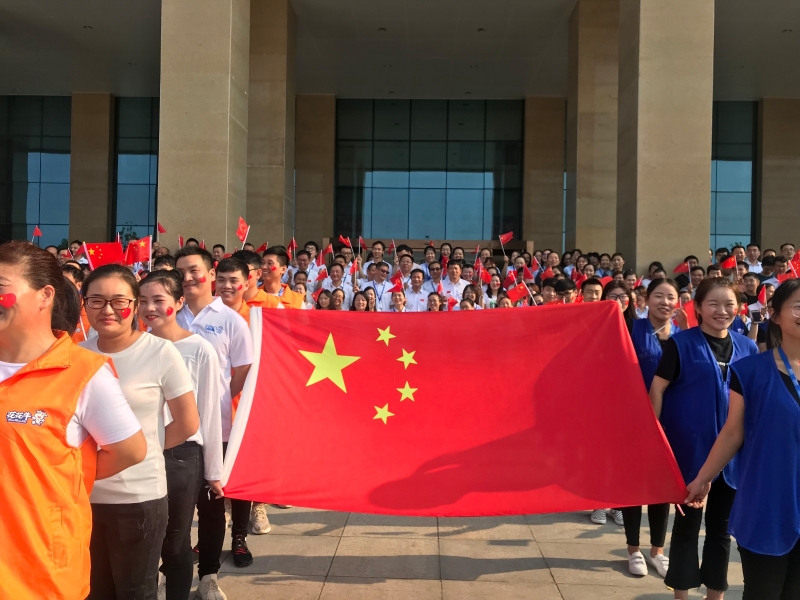 花花牛 唱紅歌 祝福我的國！?。? />
			</div>
		<div   id=